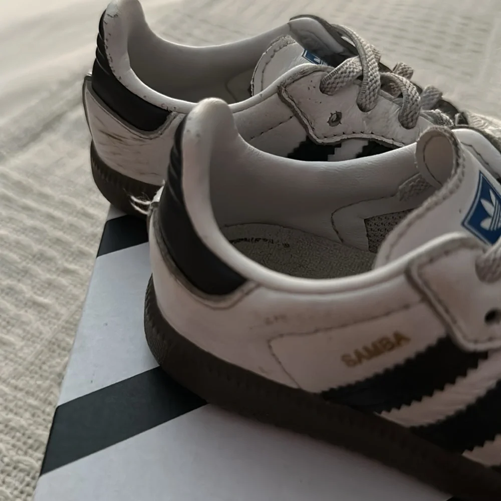 Kids Adidas | Samba OG Shoes | 7K - Picture 12 of 16